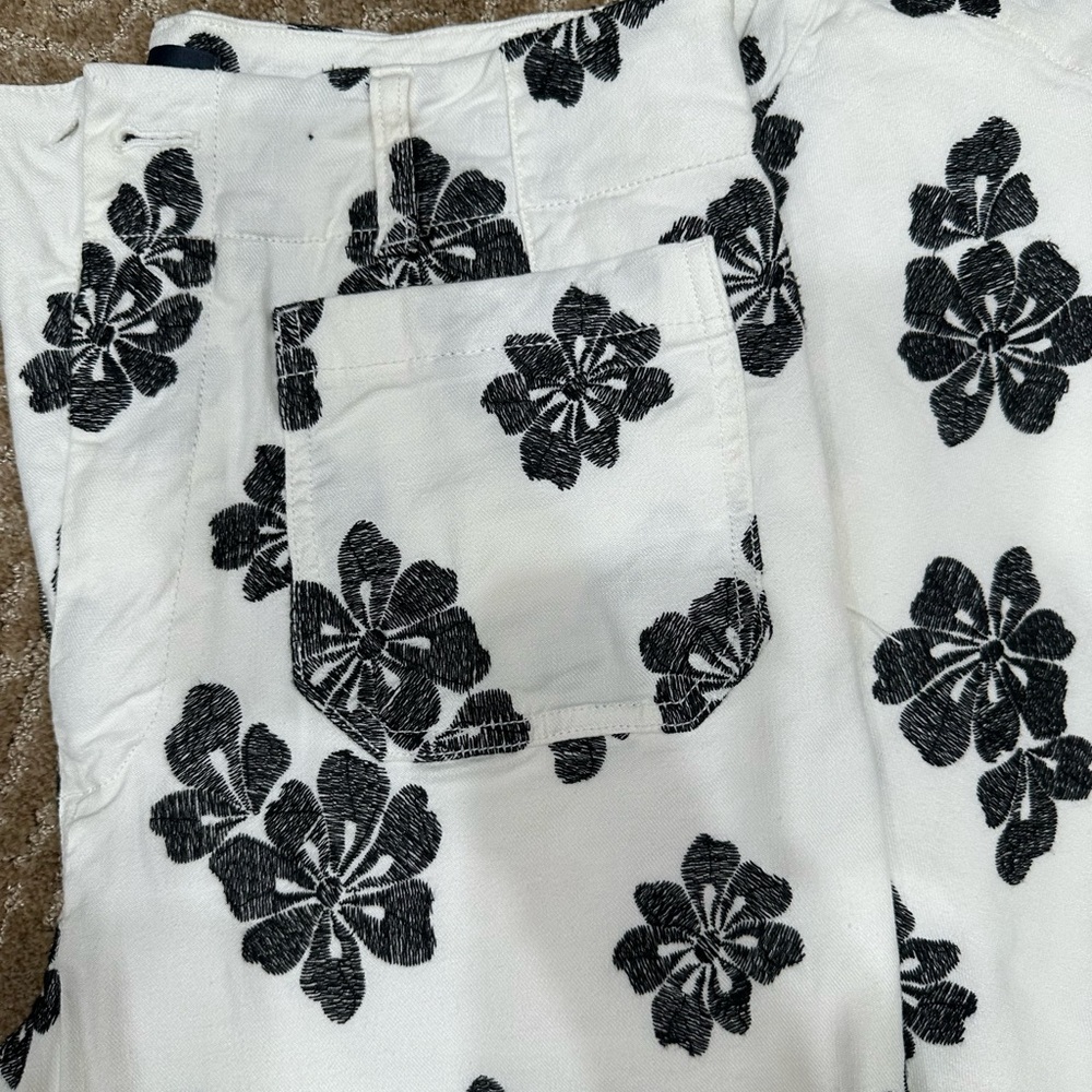 Maeve White Wide-Leg Floral Print Pants with Black Flowers - Picture 11 of 15